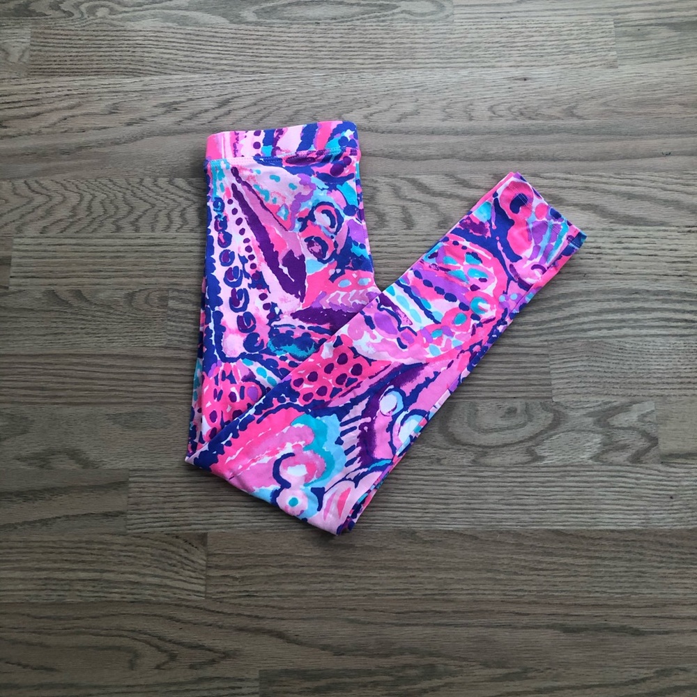 Girls Lily Pulitzer leggings!